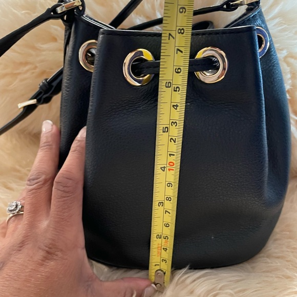 - - Mini Michael Kors Crossbody Shoulder Drawstring Bag Black Pebble - Picture 5 of 11